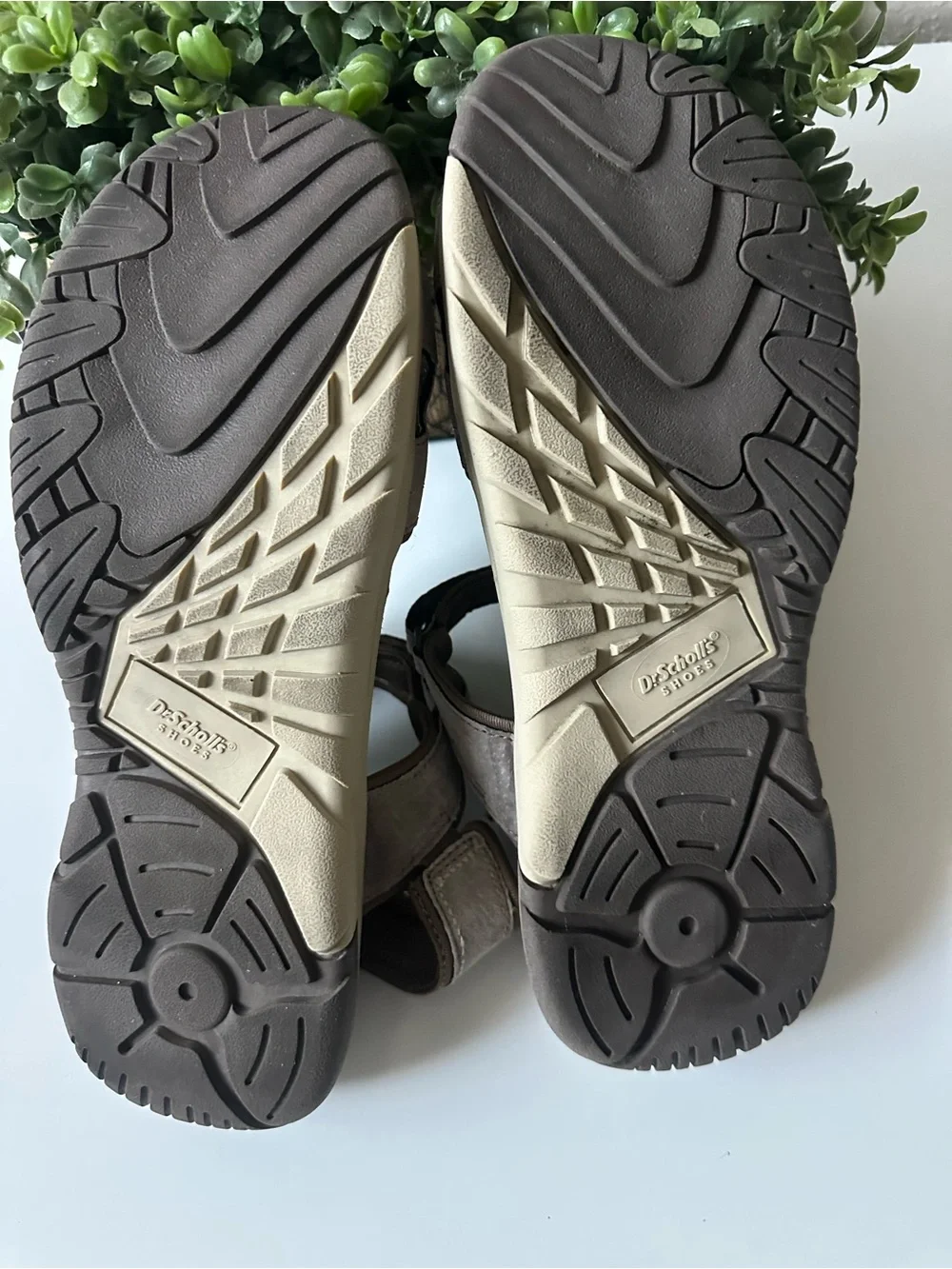 Dr. Scholl's Light Taupe Suede Adjustable Women's Sandals